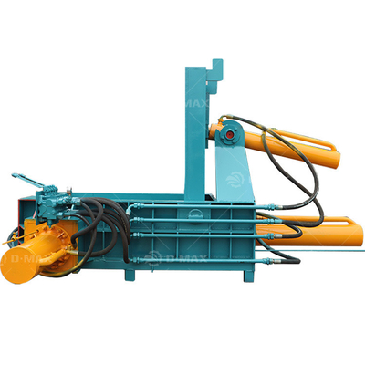 Ballon hydraulique multifonctionnel pour la compression et le traitement horizontaux des déchets métalliques