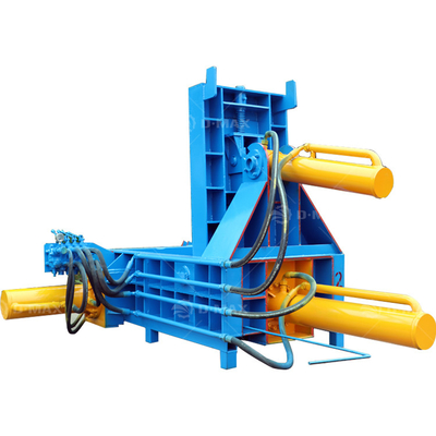 Ballon hydraulique multifonctionnel pour la compression et le traitement horizontaux des déchets métalliques